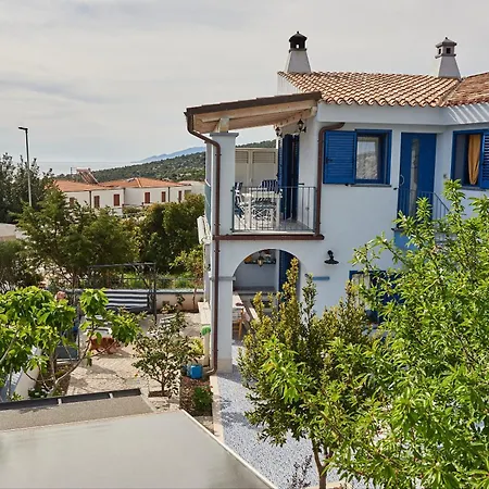 Casa Azzurra קאלה גונונה